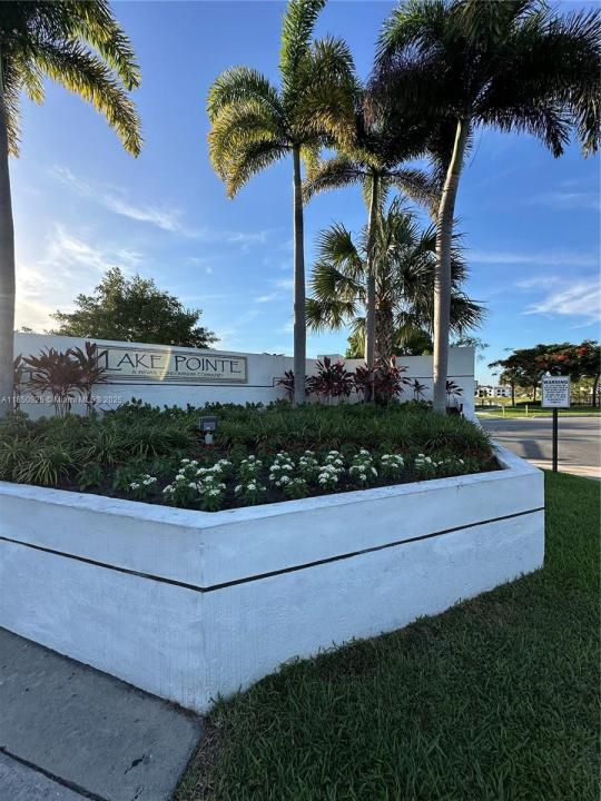 214 Lake Pointe Dr 202, Oakland Park, 佛罗里达州 33309, 美国