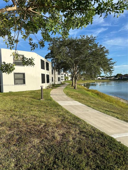 214 Lake Pointe Dr 202, Oakland Park, 佛罗里达州 33309, 美国