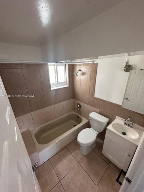 585 NW 182nd Ter, Miami Gardens, Florida 33169, HOA KỲ