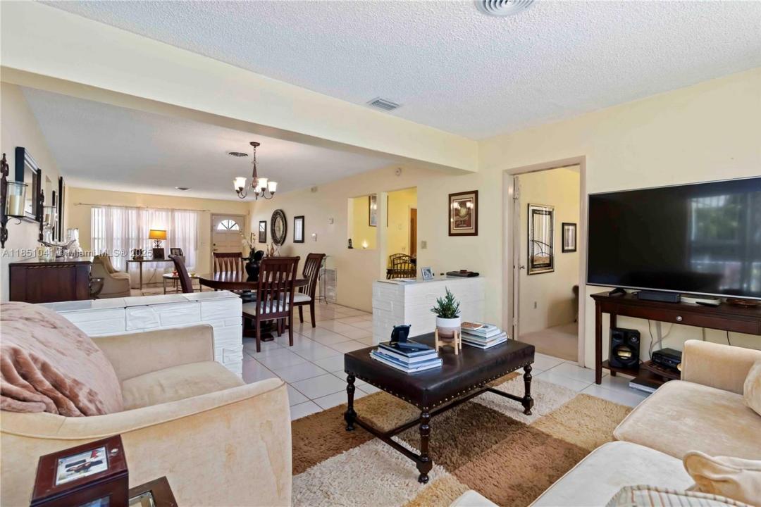 North Miami Beach, Florida 33162