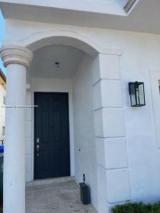 3348 SW 25th St 3348, Miami, Florida 33133, USA