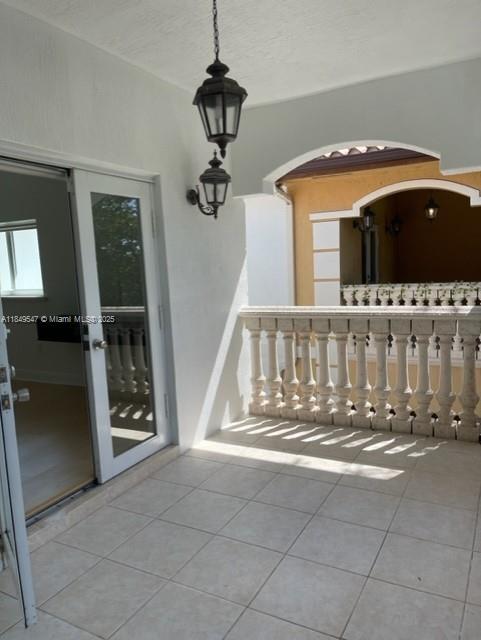 3348 SW 25th St 3348, Miami, Флорида 33133, Соединенные Штаты