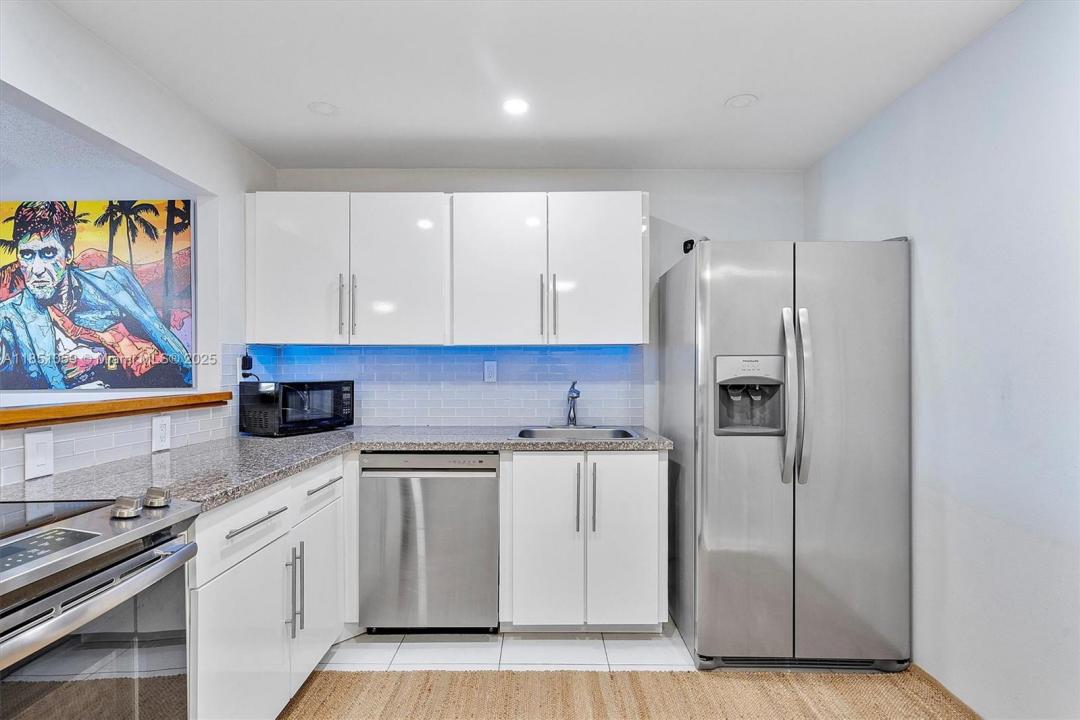 600 Parkview Dr 227, Hallandale Beach, Floryda 33009, USA