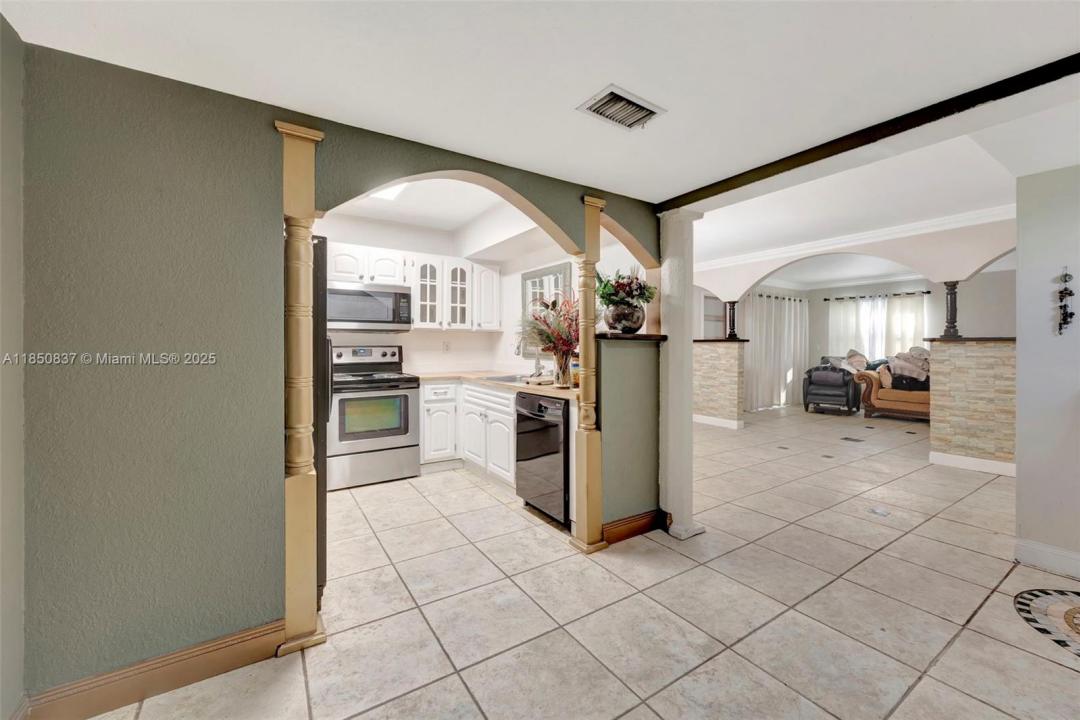 9810 Hammocks Blvd 104, Miami, フロリダ 33196, アメリカ合衆国