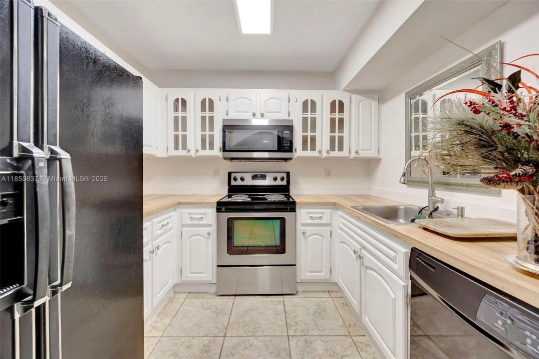 9810 Hammocks Blvd 104, Miami, フロリダ 33196, アメリカ合衆国