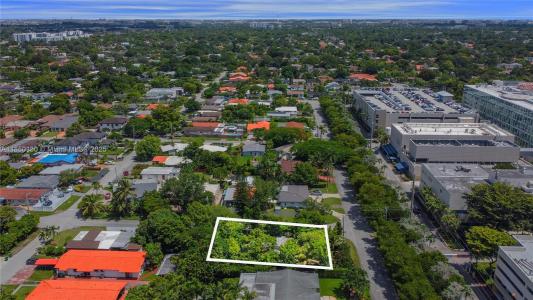 6256 SW 32nd St, Miami, Florida 33155, USA