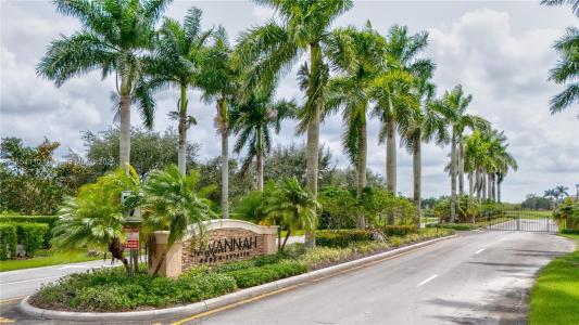 001 SW 215 av, Homestead, Florida 33030, USA