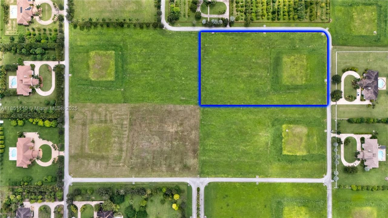 001 SW 215 av, Homestead, Florida 33030, USA