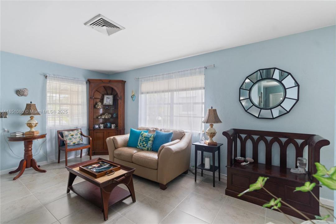2631 Wilson St, Hollywood, Флорида 33020, Соединенные Штаты