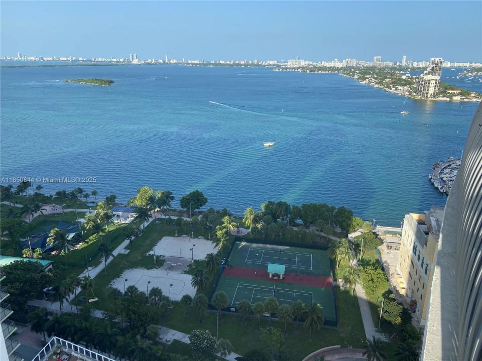 1750 N Bayshore Dr 2605, Miami, Florida 33132, Estados Unidos