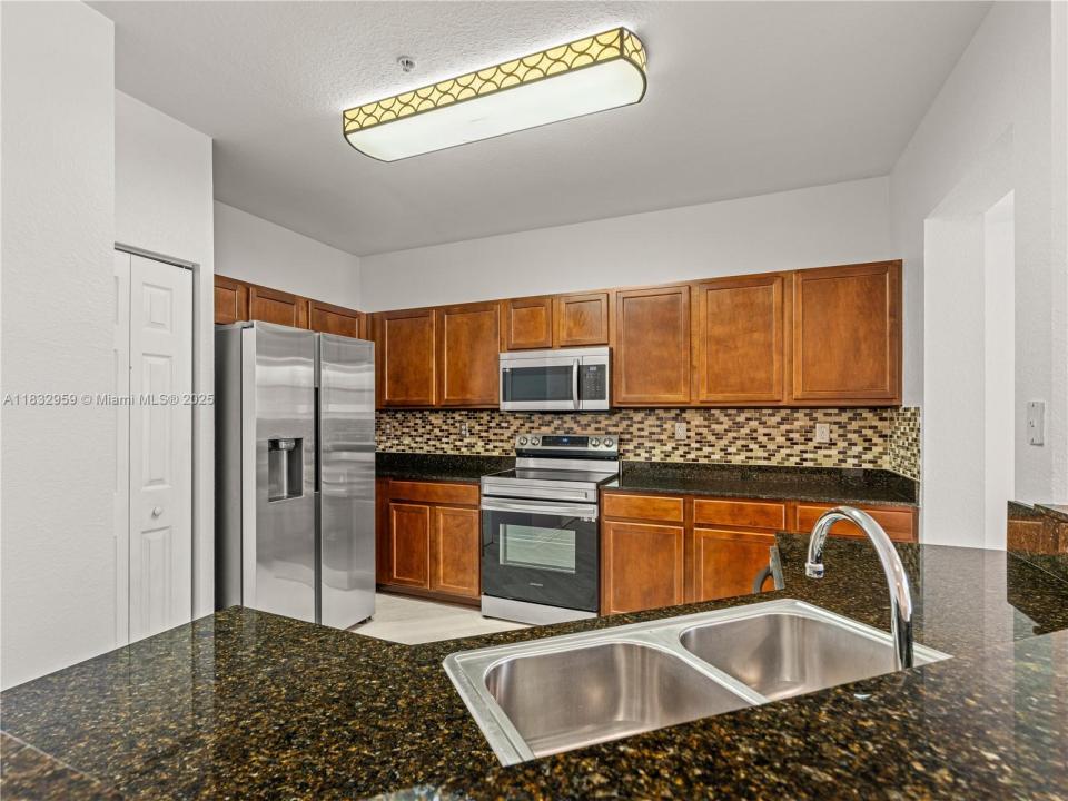 8800 NW 107th Ct 215, Doral, Florida 33178, Estados Unidos