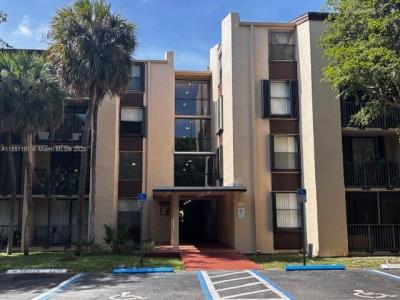 14321 N Kendall Dr 302F, Miami, Florida 33186, USA
