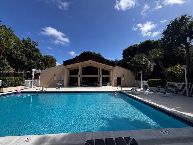 14321 N Kendall Dr 302F, Miami, 佛羅里達州 33186, 美國
