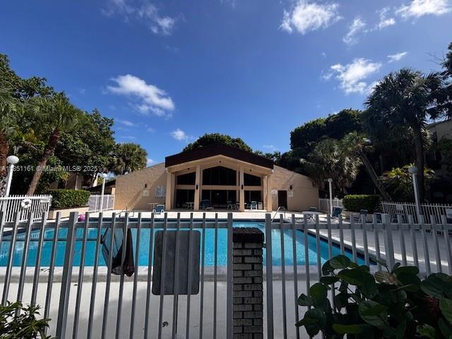 14321 N Kendall Dr 302F, Miami, 佛羅里達州 33186, 美國