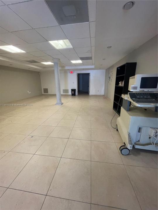149 Bentley Dr 155, Miami Springs, 佛羅里達州 33166, 美國