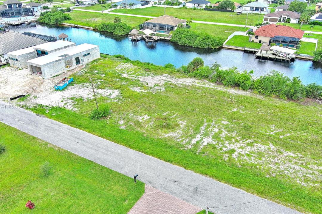 1228 NW 34th Ave, Cape Coral, Florida 33993, Amerika Birleşik Devletleri
