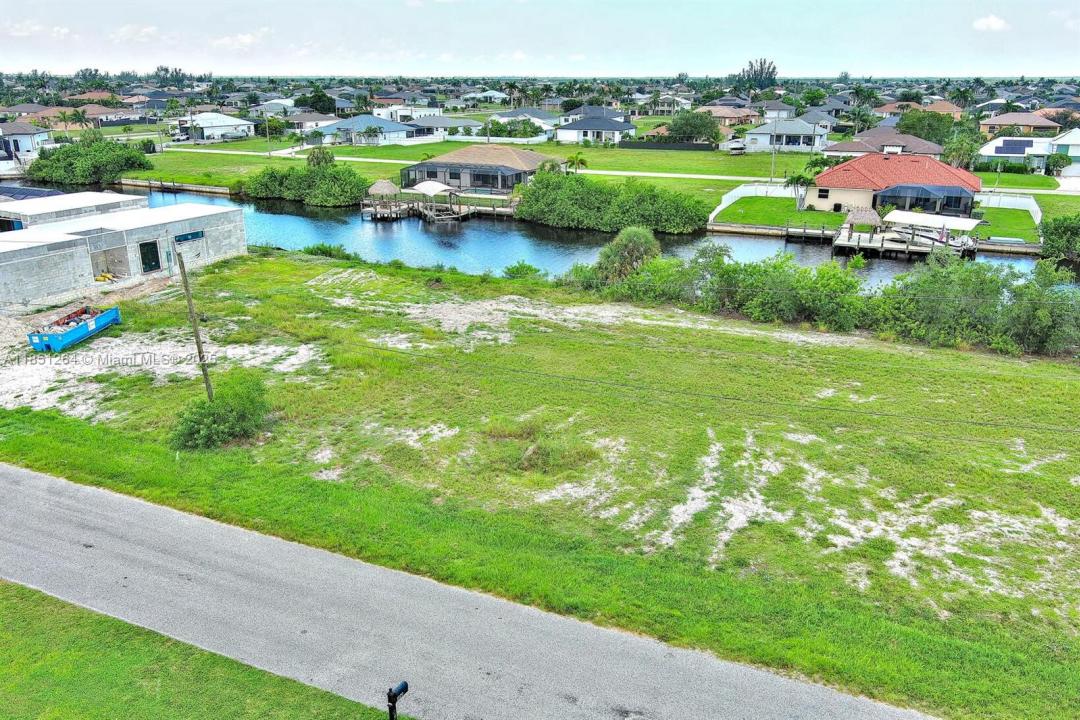 1228 NW 34th Ave, Cape Coral, Florida 33993, Amerika Birleşik Devletleri