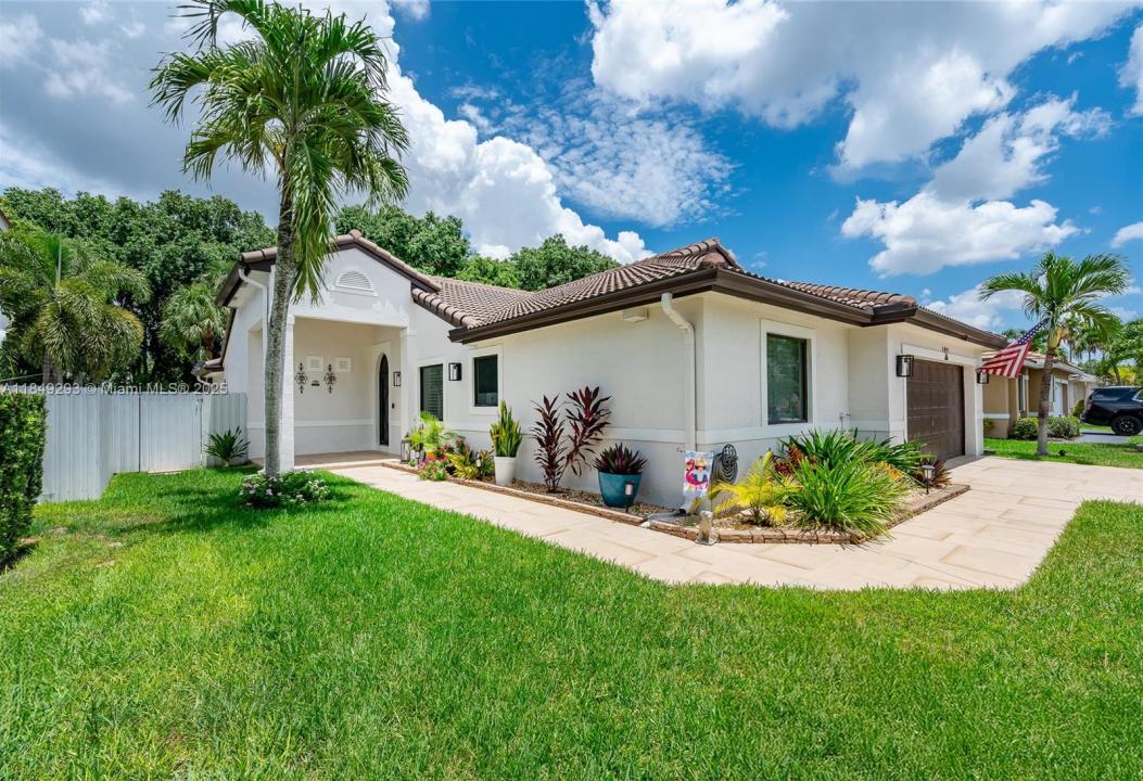 16185 SW 2nd Dr, Pembroke Pines, 佛羅里達州 33027, 美國