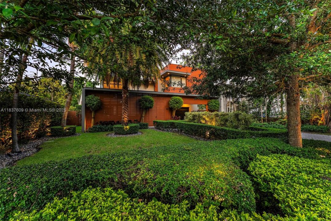 7621 SW 59th Ct, South Miami, Florida 33143