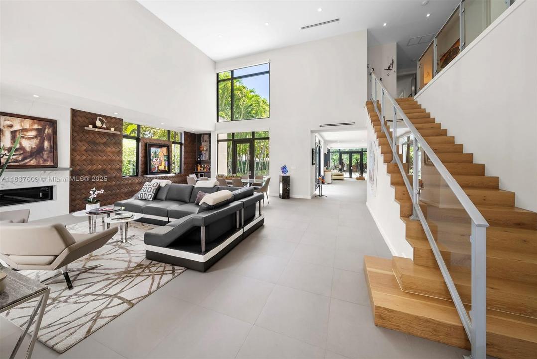 7621 SW 59th Ct, South Miami, Florida 33143