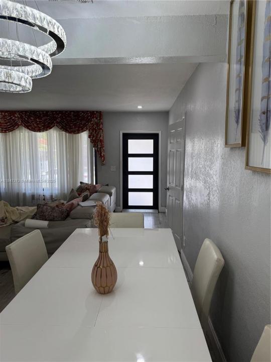 281 NE 169th St, North Miami Beach, 佛罗里达州 33162, 美国