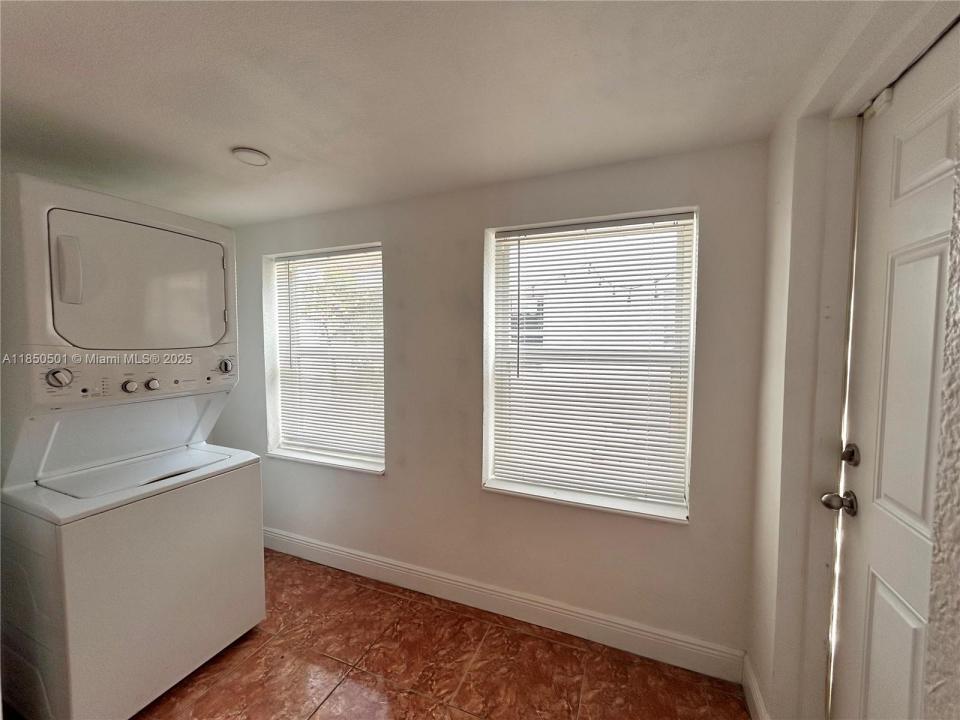 110 NE 56th St 110, Miami, Florida 33137, Estados Unidos