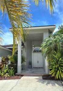 1506 Lantana Ct, Weston, Florida 33326, USA