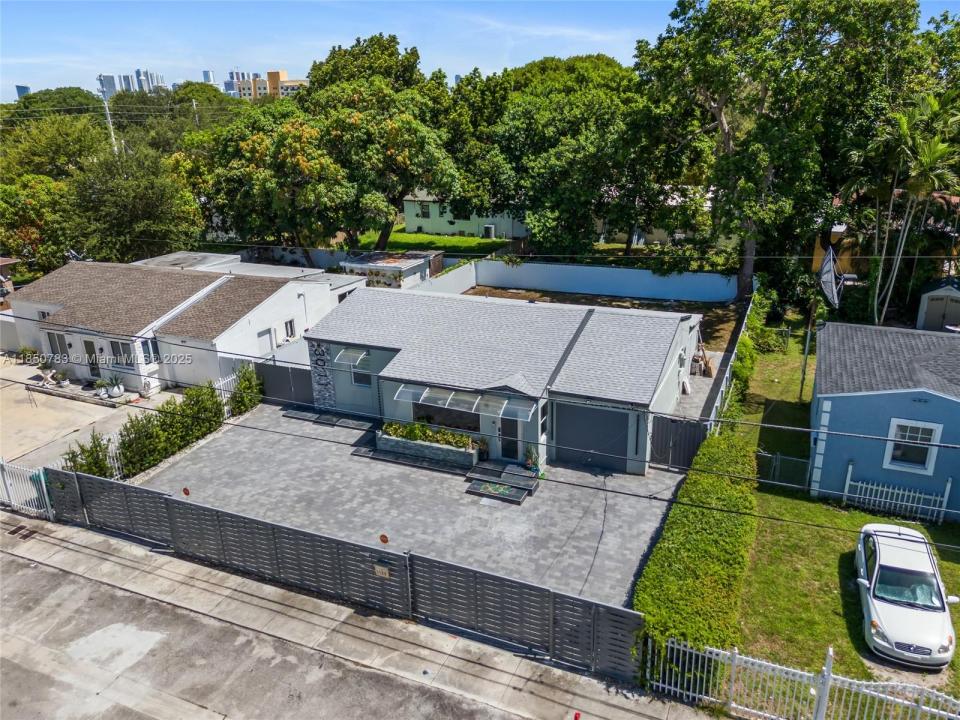 1130 NW 57th St, Miami, 佛罗里达州 33127, 美国