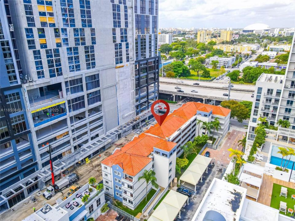 269 NW 7th St 121, Miami, פלורידה 33136, ארצות הברית של אמריקה