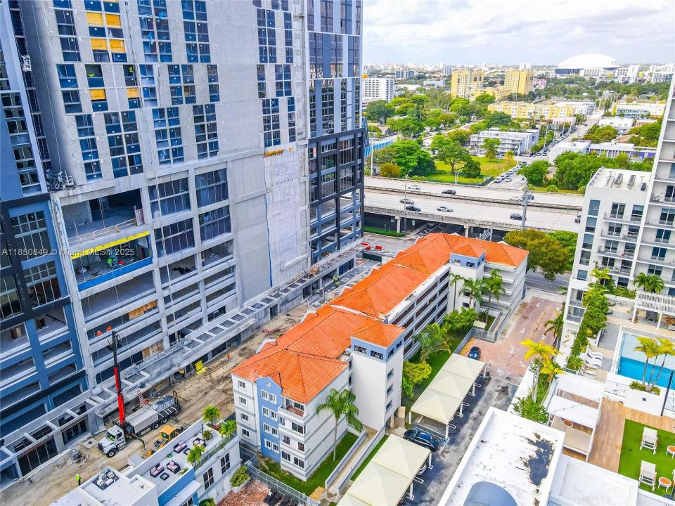 269 NW 7th St 121, Miami, פלורידה 33136, ארצות הברית של אמריקה