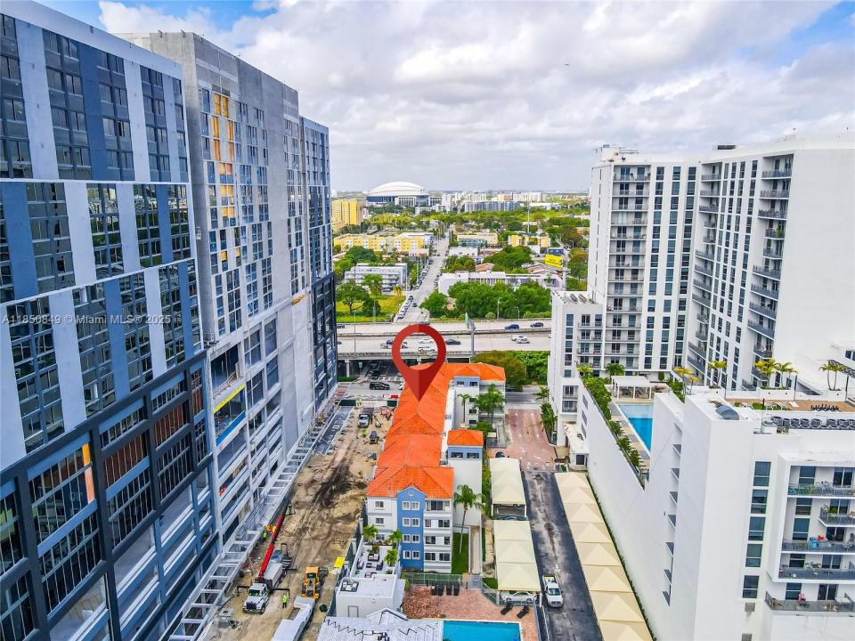 269 NW 7th St 121, Miami, פלורידה 33136, ארצות הברית של אמריקה