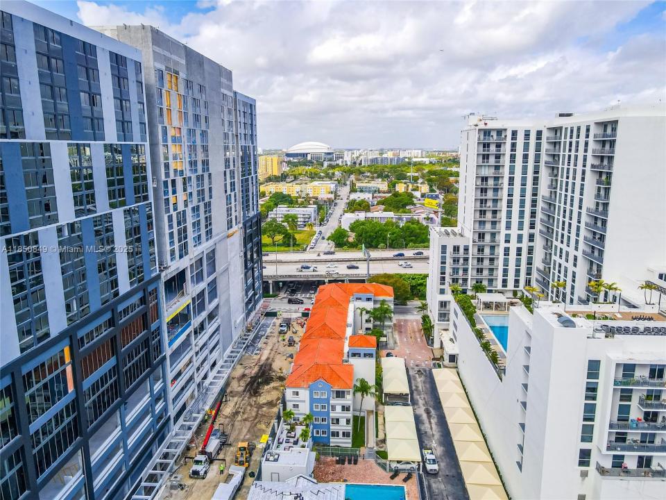 269 NW 7th St 121, Miami, פלורידה 33136, ארצות הברית של אמריקה