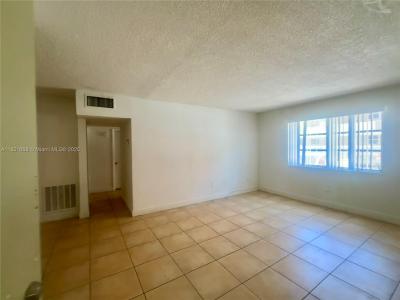 1851 NE 168th St A3, North Miami Beach, Florida 33162, USA