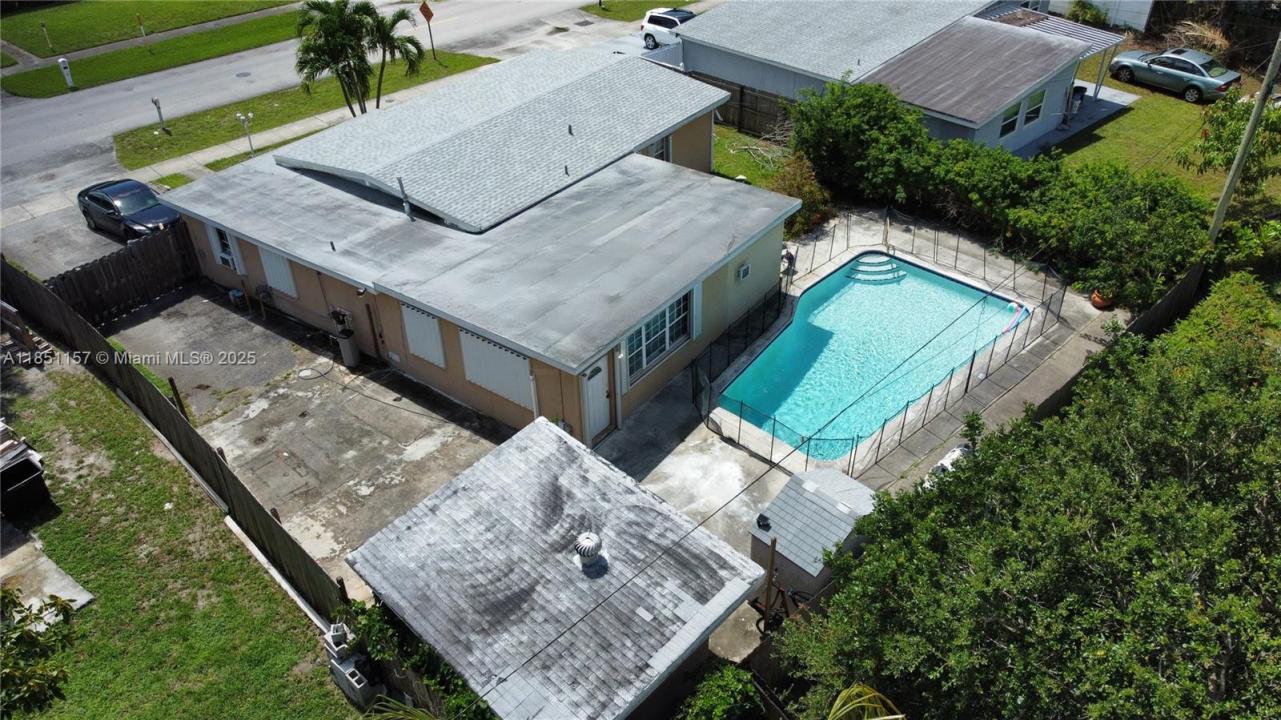 3720 SW 32nd Ave, West Park, 佛罗里达州 33023, 美国