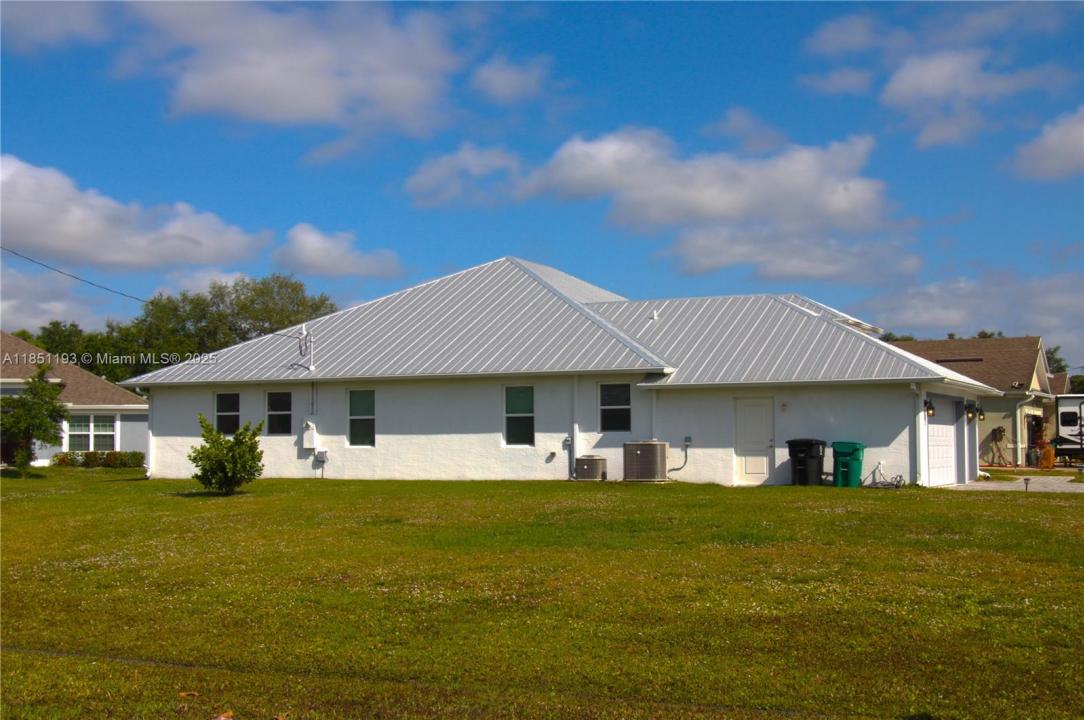 5231 NW Iredell St, Port St. Lucie, Florida 34986