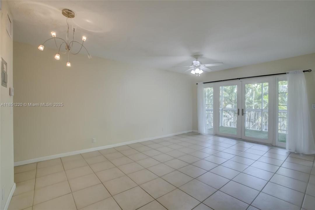 2424 SE 17th St B215, Fort Lauderdale, פלורידה 33316, ארצות הברית של אמריקה