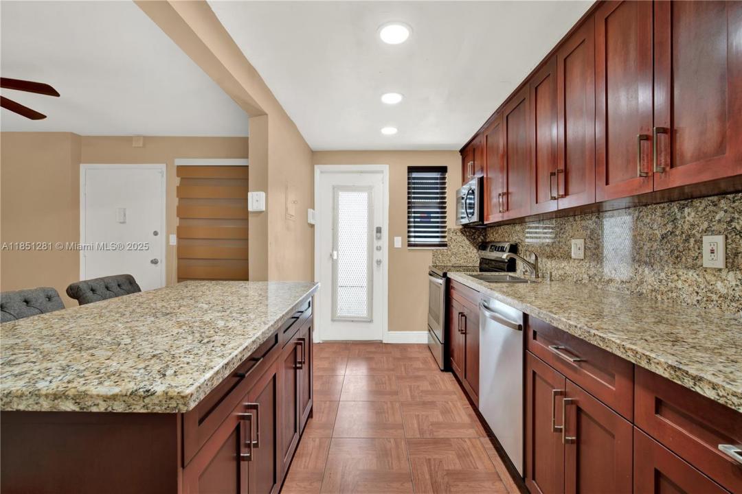 1340 Lincoln Rd 207, Miami Beach, Флорида 33139, Соединенные Штаты