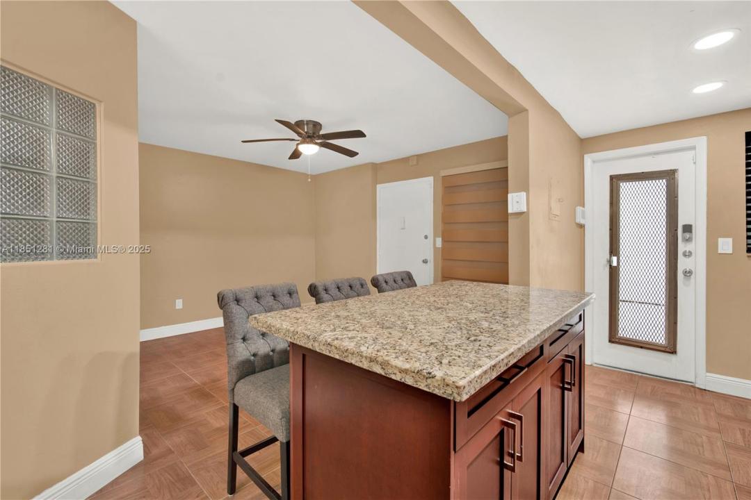 1340 Lincoln Rd 207, Miami Beach, Флорида 33139, Соединенные Штаты