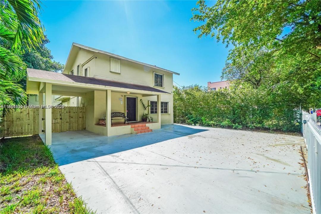 927 SW 15th Ave, Miami, Flórida 33135, Estados Unidos