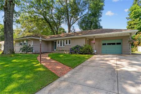 220 Deerfield Road, Cranston, Rhode Island 02920, Estados Unidos