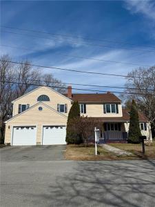 22 Mayfield Road, Barrington, RI 02806, USA
