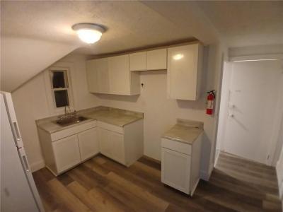 32 HARRIS Avenue 32 1/2, West Warwick, 로드아일랜드 02893, 미국