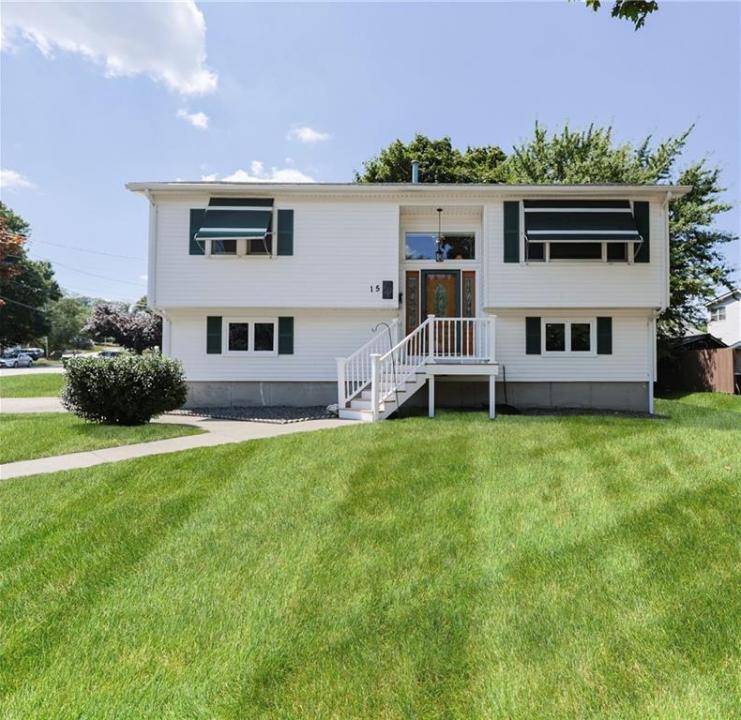 15 Blue Jay Drive, Cranston, Rhode Island 02920, USA