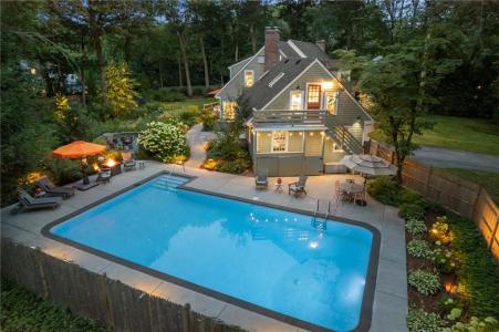 12 Half Mile Road, Barrington, Rhode Island 02806, HOA KỲ