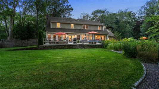 12 Half Mile Road, Barrington, Rhode Island 02806, HOA KỲ