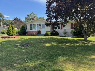 52 Kalmer Road, Warwick, RI 02886, USA