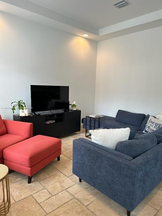 5172 NW 84th Ave, Doral, 佛羅里達州 33166, 美國