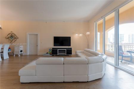 3001 NE 185th St 710, Aventura, Florida 33180, USA