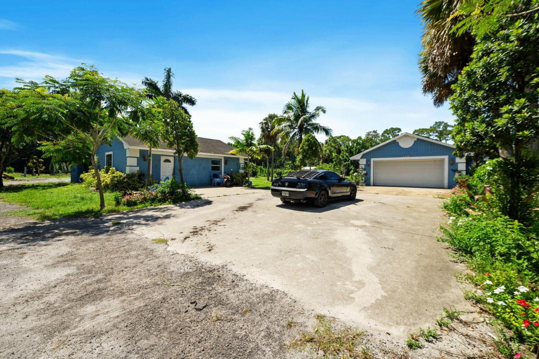 2587 E Road, Loxahatchee Groves, Florida 33470
