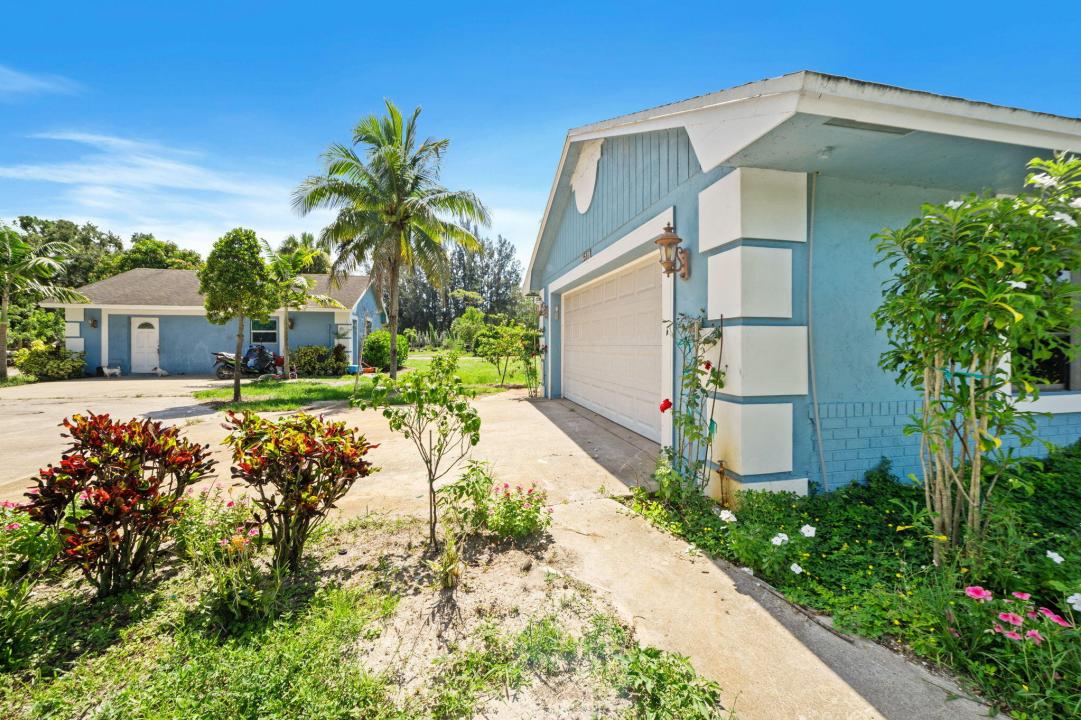 2587 E Road, Loxahatchee Groves, Florida 33470